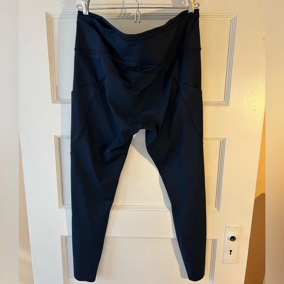 Lululemon x Peloton navy leggings - Picture 5 of 7